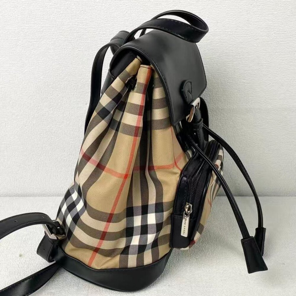 Authentic Burberry backpack - image 3